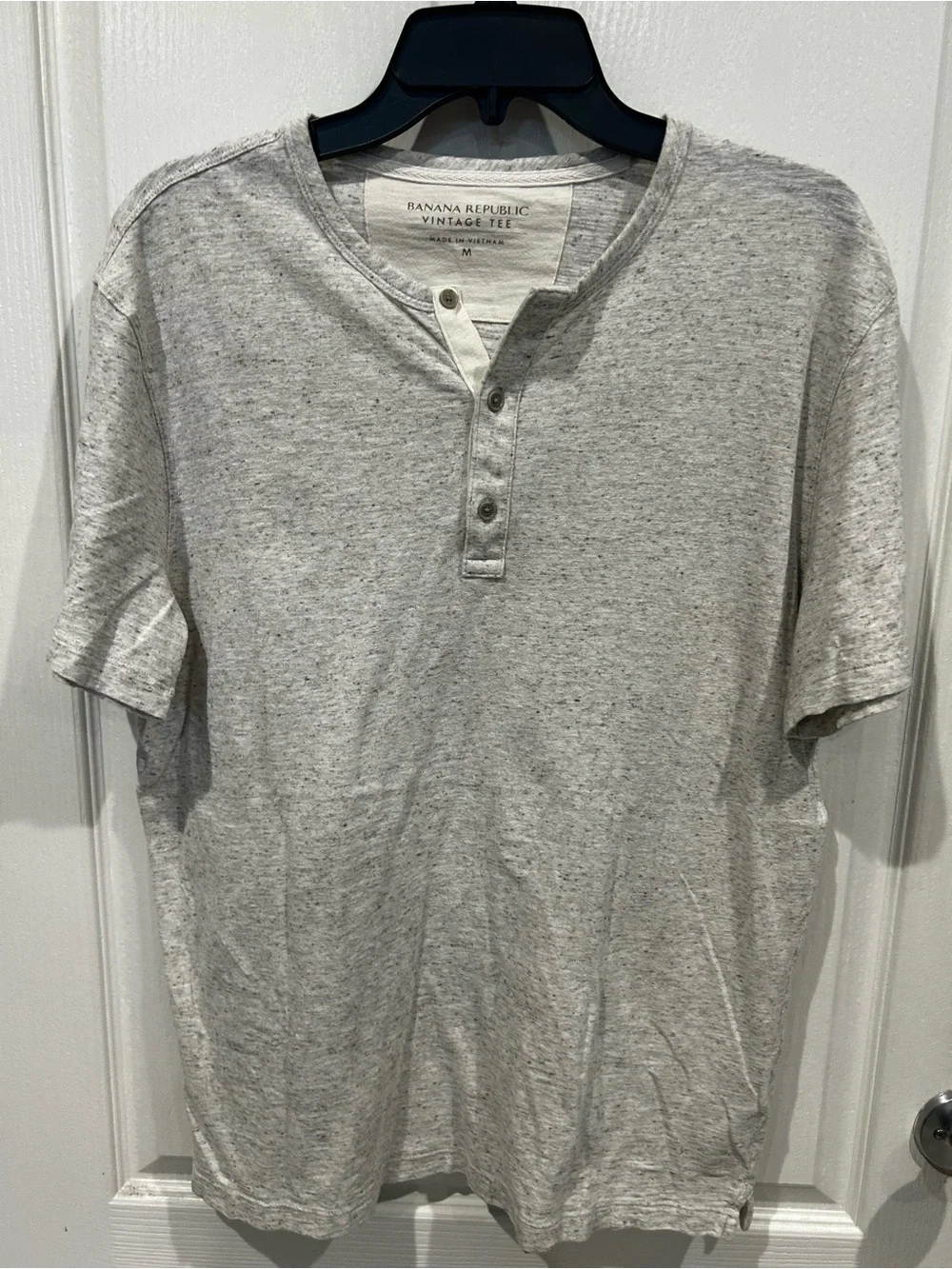 Banana Republic Men's Medium Heather Gray Henley Short Sleeve Shirt